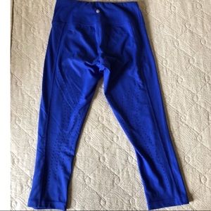 Yogalicious blue crop leggings